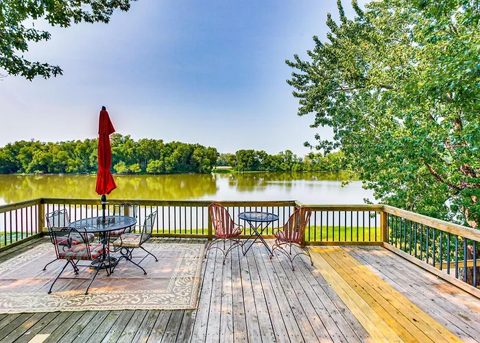 Lakefront W/ Patio In Havana! Holiday home Havana